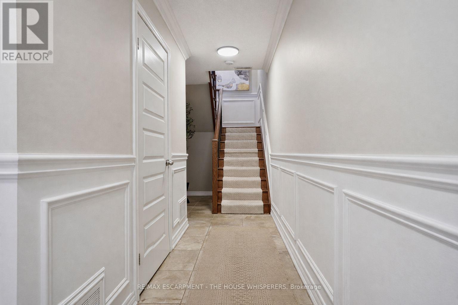 29 - 181 Plains Road W, Burlington, Ontario  L7T 0B1 - Photo 5 - W12899486