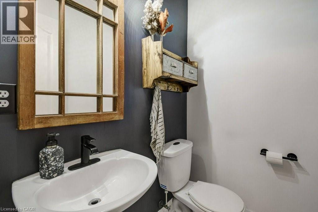 4 Harnesworth Crescent, Waterdown, Ontario  L8B 0J3 - Photo 7 - 40815602