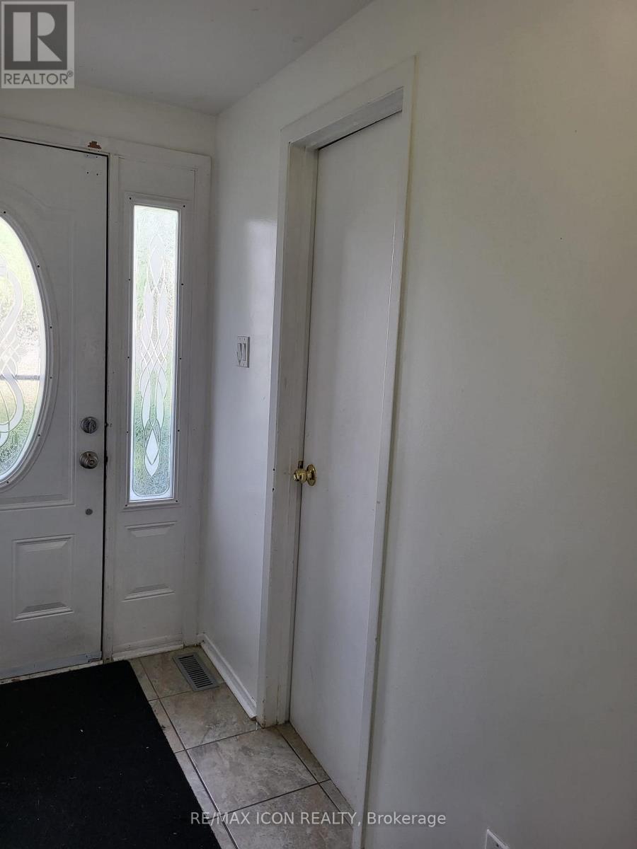 351 Trudelle Street, Toronto, Ontario  M1J 3J9 - Photo 4 - E12929430