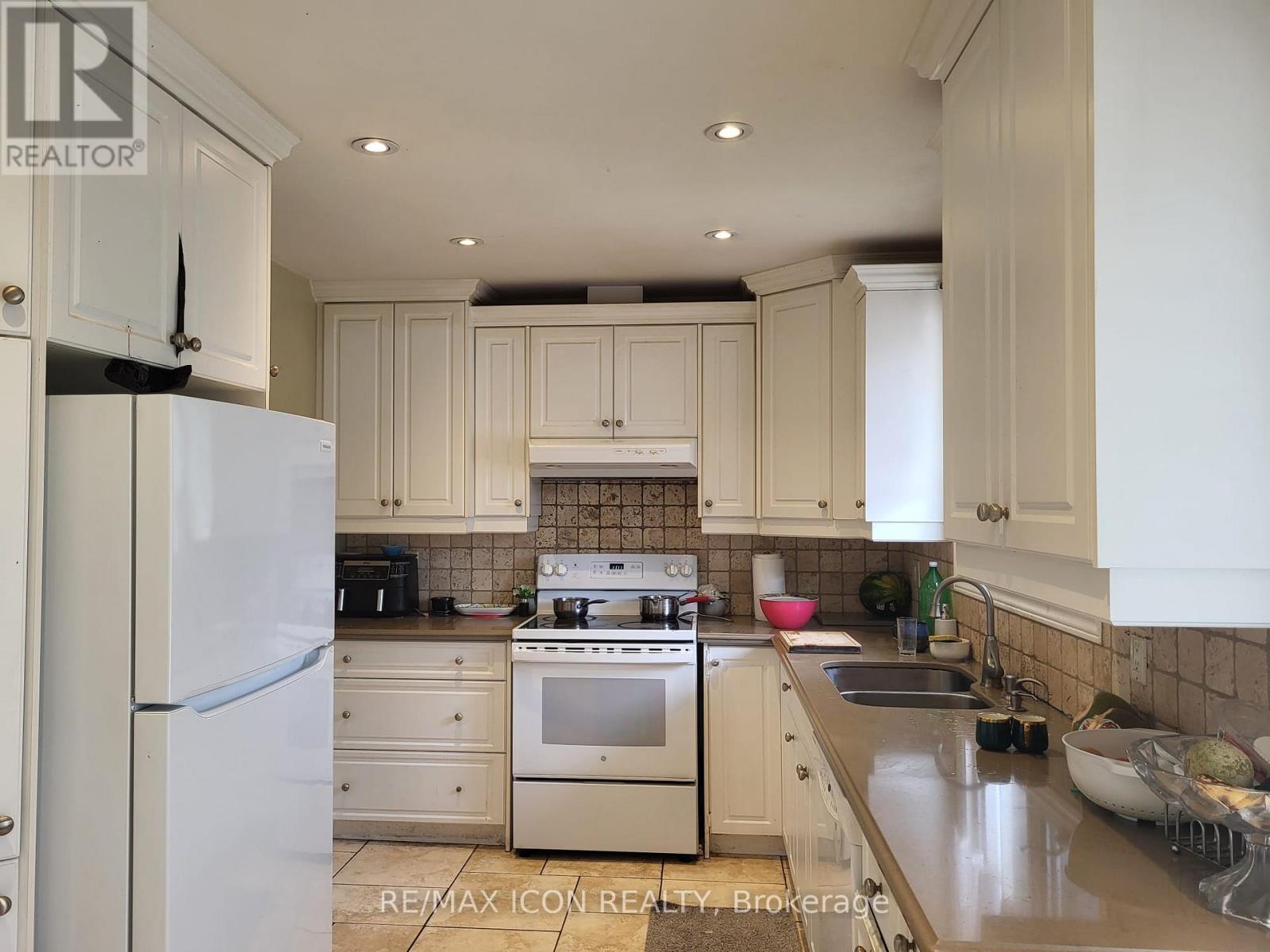 351 Trudelle Street, Toronto, Ontario  M1J 3J9 - Photo 7 - E12929430