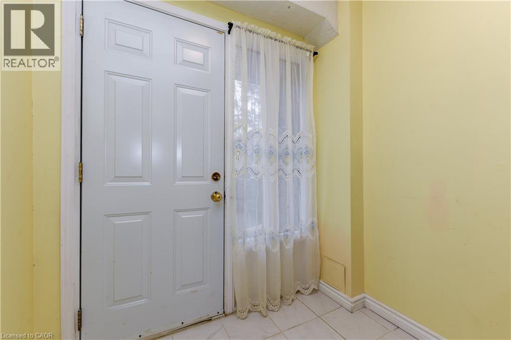 85 Enmount Drive, Brampton, Ontario  L6T 4C9 - Photo 4 - 40815473