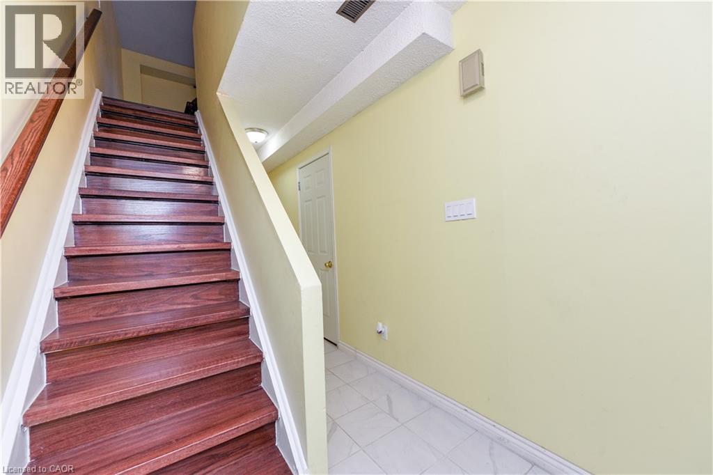 85 Enmount Drive, Brampton, Ontario  L6T 4C9 - Photo 7 - 40815473