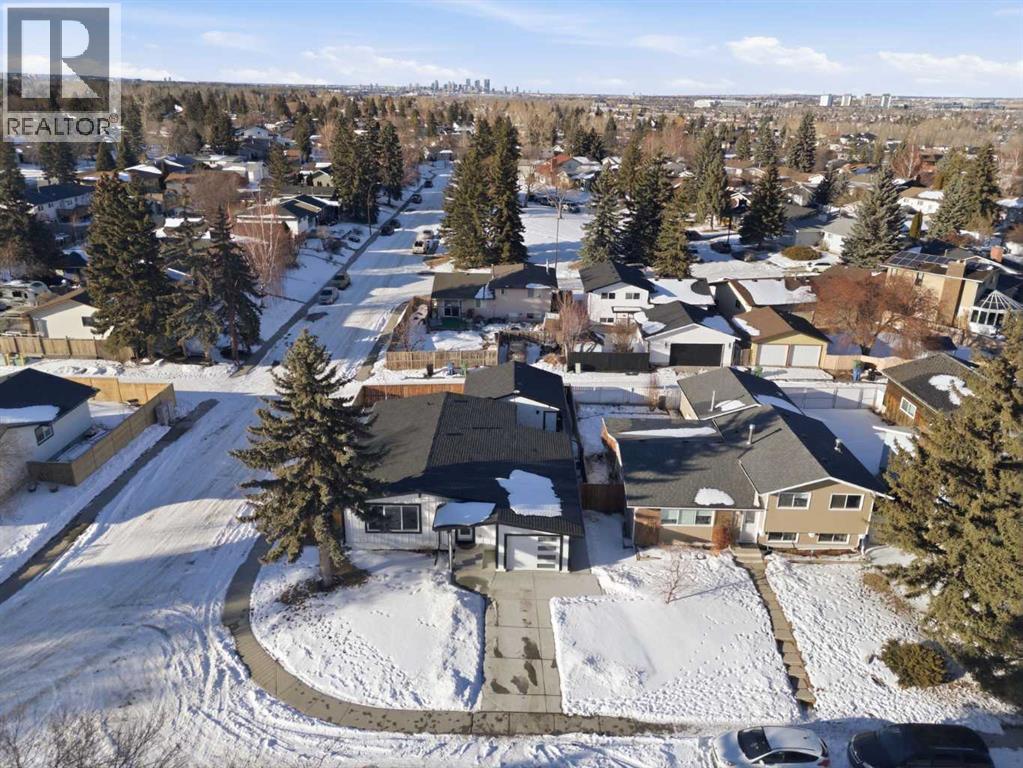 428 Queen Anne Way Se, Calgary, Alberta  T2J 4R9 - Photo 4 - A2291229