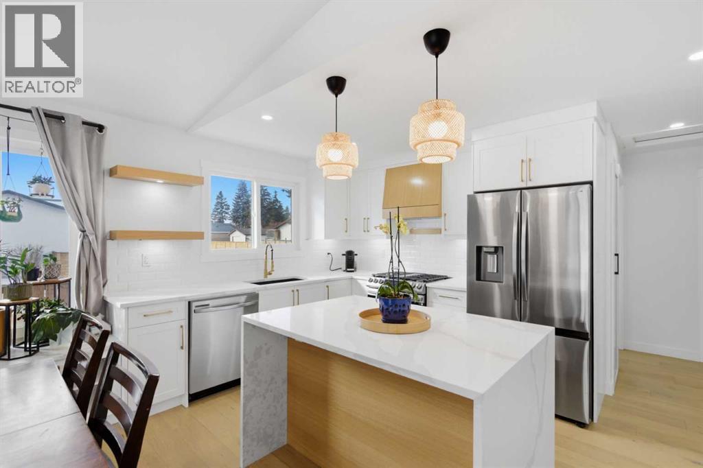 428 Queen Anne Way Se, Calgary, Alberta  T2J 4R9 - Photo 14 - A2291229