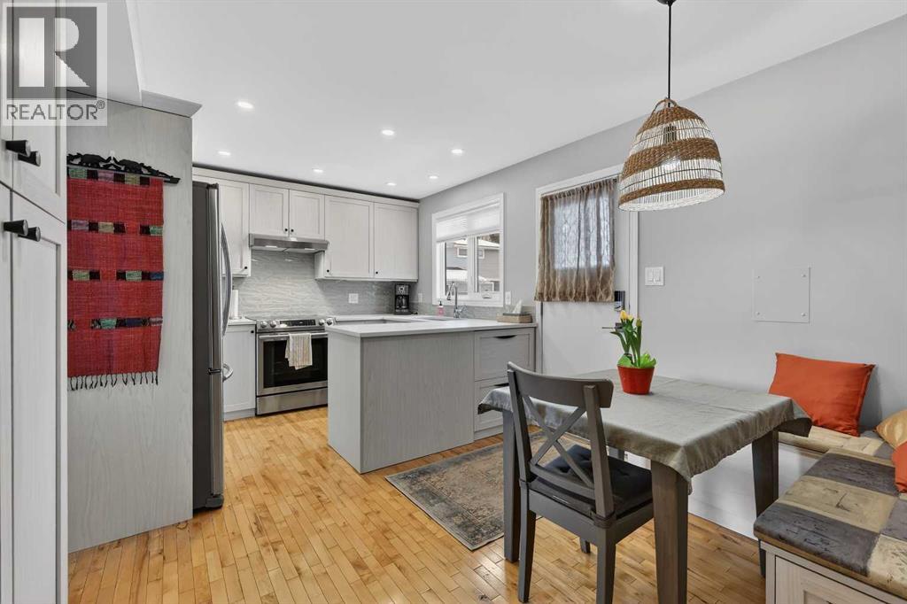 563 Regal Park Ne, Calgary, Alberta  T2E 0S6 - Photo 4 - A2294388