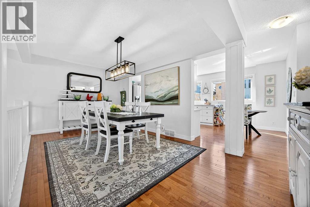 94 Candle Terrace Sw, Calgary, Alberta  T2W 6G7 - Photo 13 - A2296042