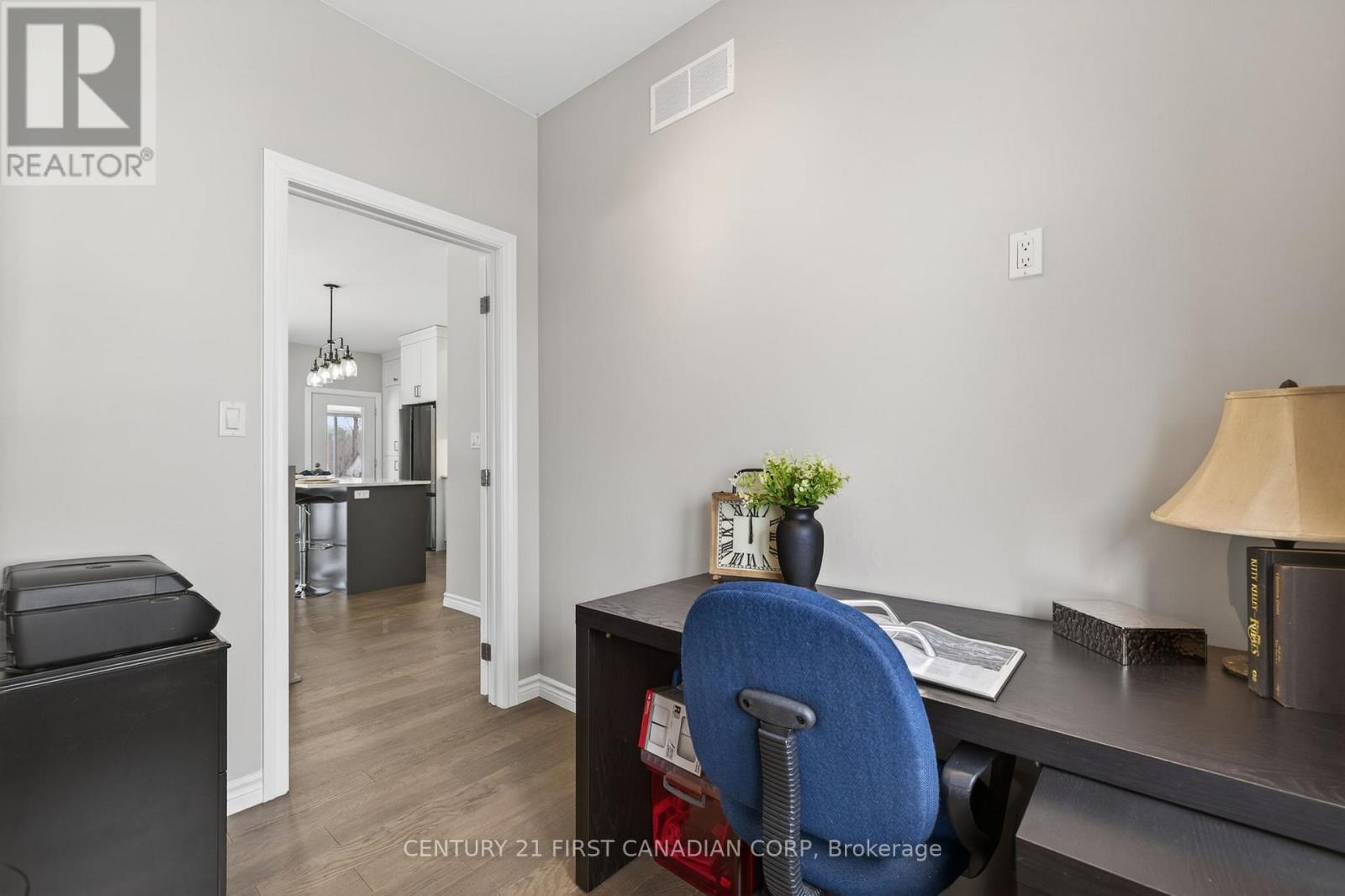 9128 Indian Hills Trail W, Lambton Shores, Ontario  N0N 1J2 - Photo 24 - X12929226