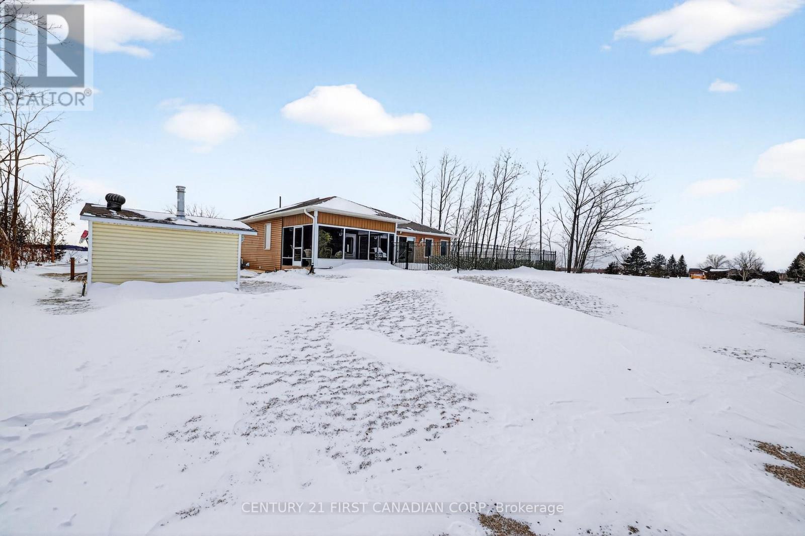 9128 Indian Hills Trail W, Lambton Shores, Ontario  N0N 1J2 - Photo 32 - X12929226