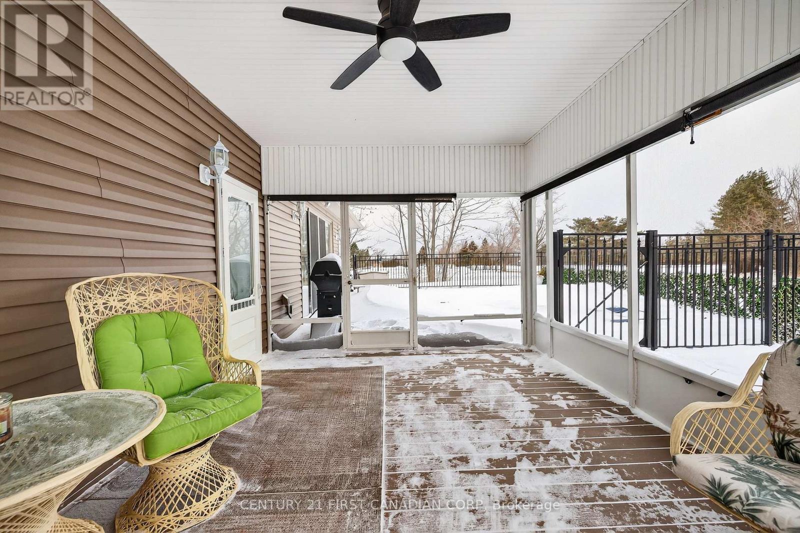 9128 Indian Hills Trail W, Lambton Shores, Ontario  N0N 1J2 - Photo 38 - X12929226