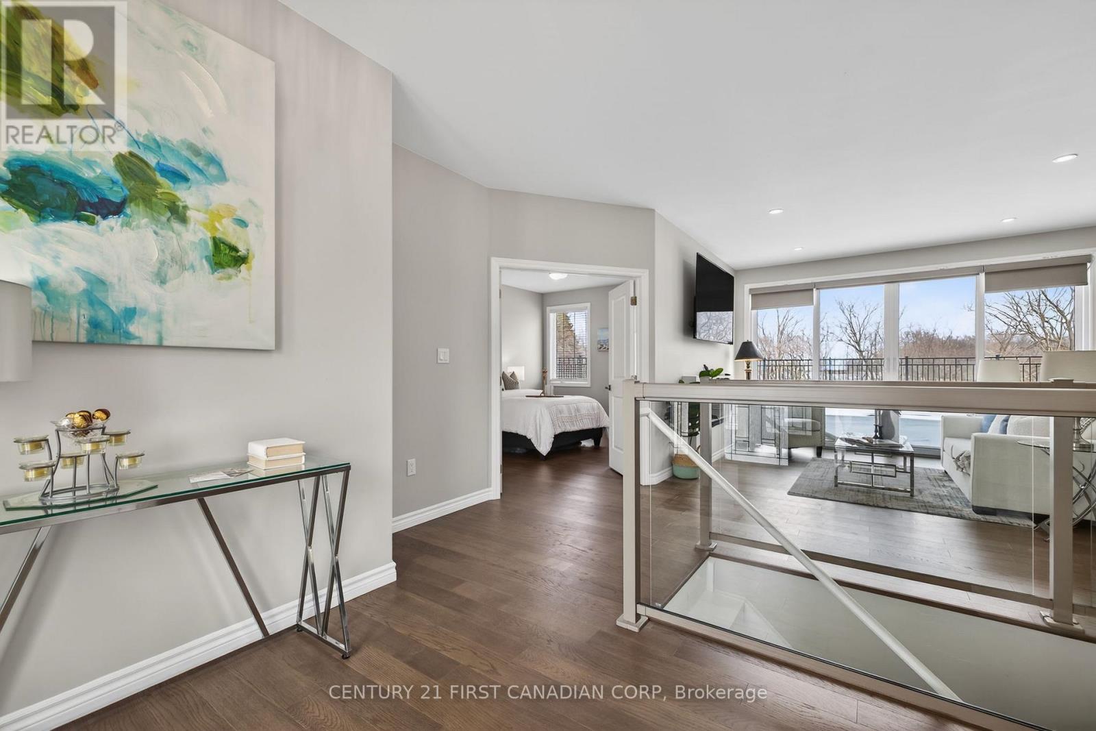 9128 Indian Hills Trail W, Lambton Shores, Ontario  N0N 1J2 - Photo 5 - X12929226