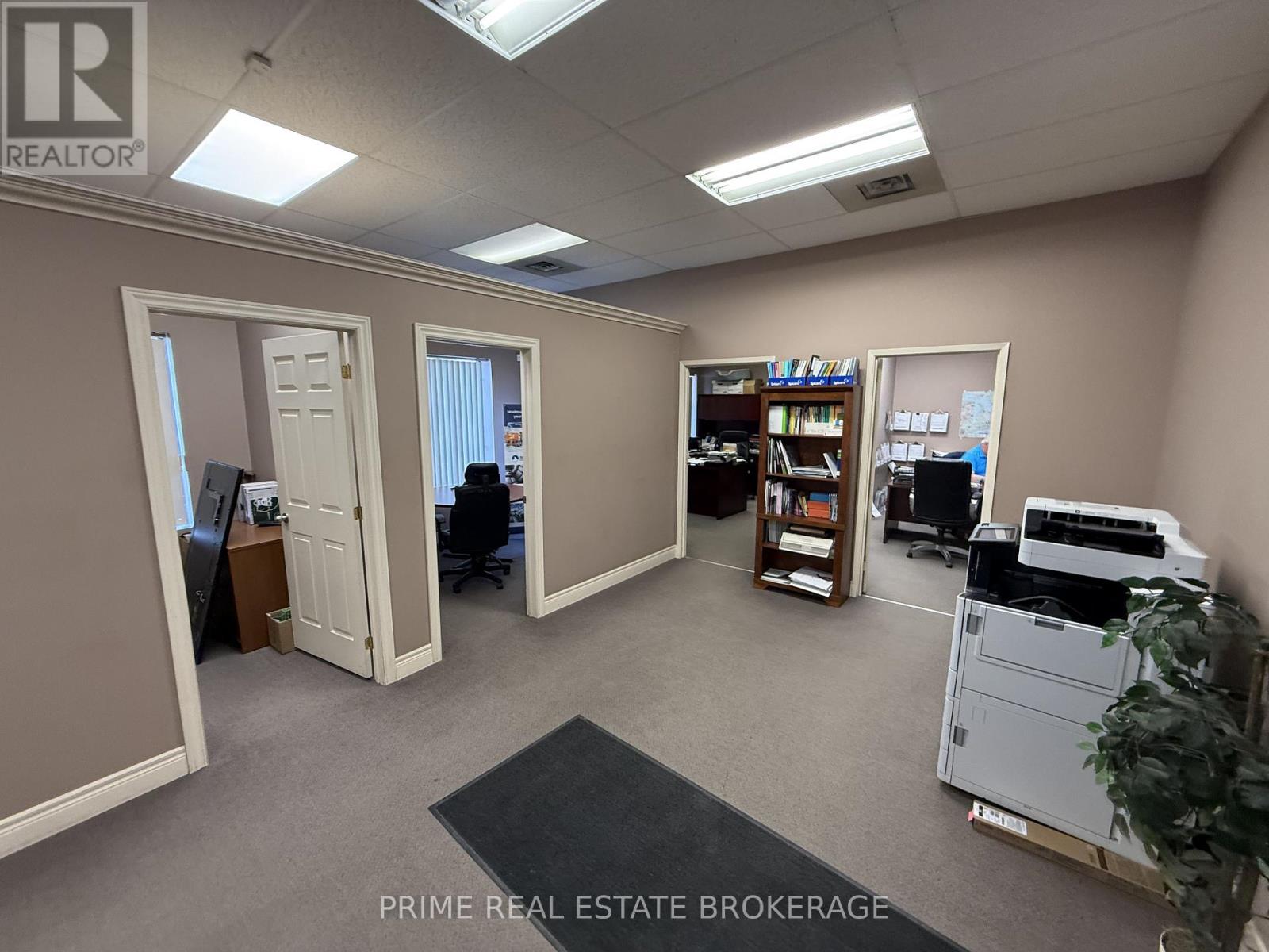 Unit 6+7 - 647 Wilton Grove, London South, Ontario  N6N 1N7 - Photo 6 - X12929262