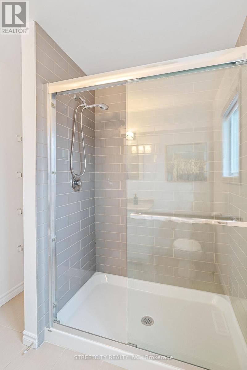 1126 North Wenige Drive, London North, Ontario  N5X 4K5 - Photo 32 - X12929270