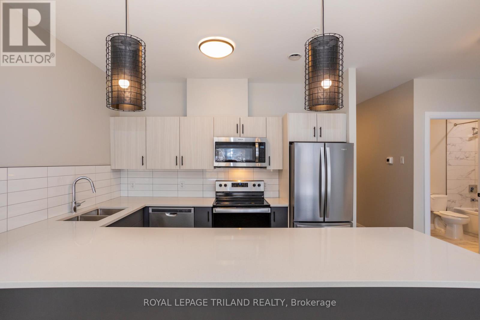 101 - 555 Teeple Terrace, London South, Ontario  N6K 0L6 - Photo 2 - X12929304