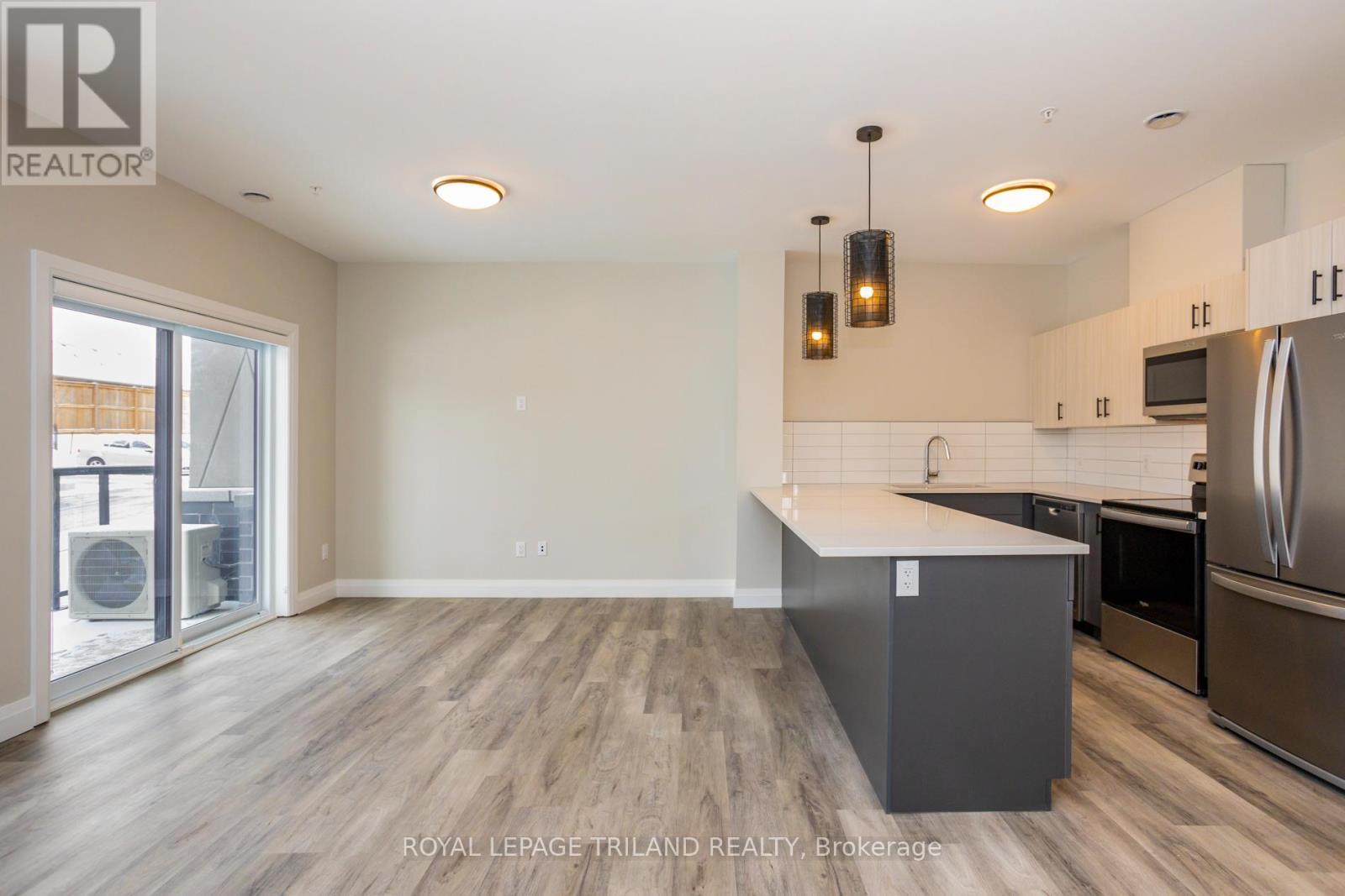 101 - 555 Teeple Terrace, London South, Ontario  N6K 0L6 - Photo 3 - X12929304