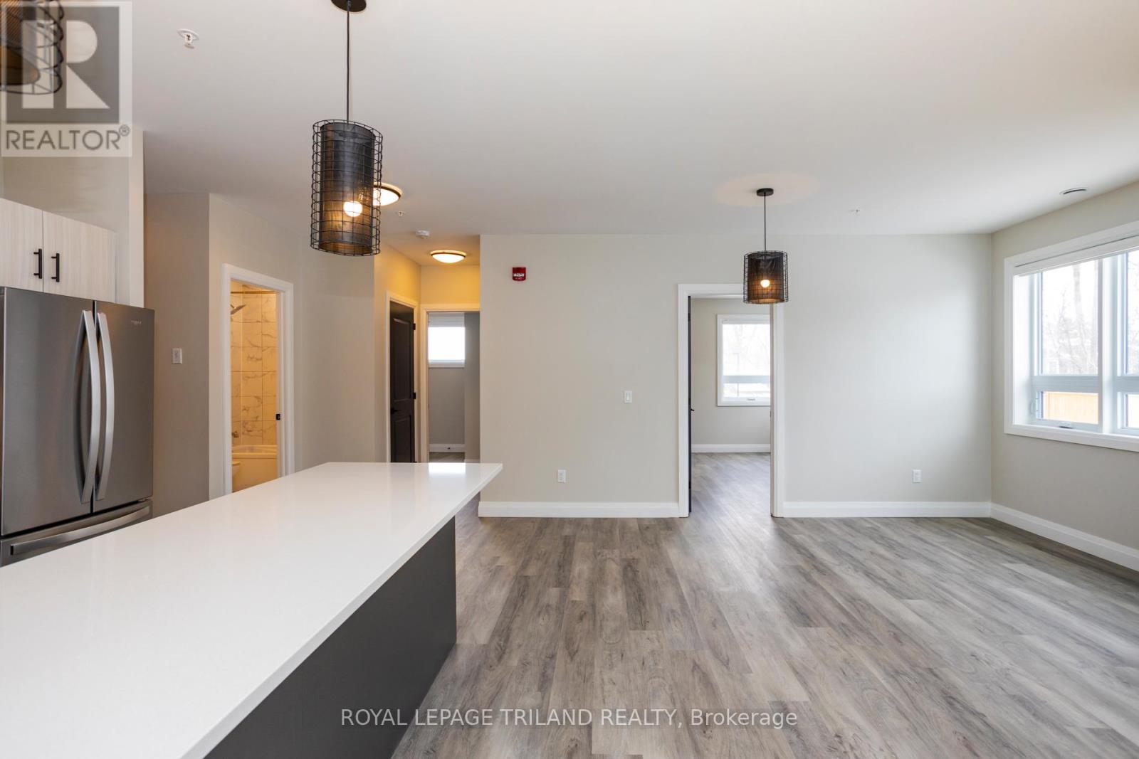 101 - 555 Teeple Terrace, London South, Ontario  N6K 0L6 - Photo 6 - X12929304