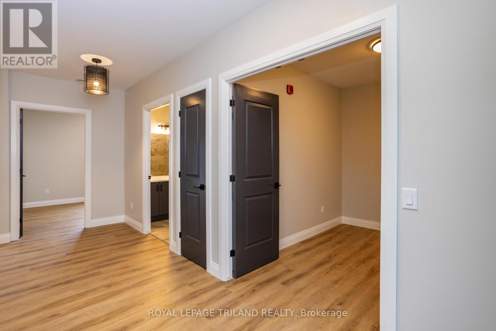 405 - 555 Teeple Terrace, London South, Ontario  N6K 0L6 - Photo 2 - X12929420