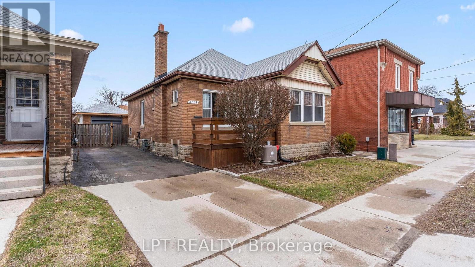 1084 Trafalgar Street, London East, Ontario  N5Z 1G7 - Photo 2 - X12929438