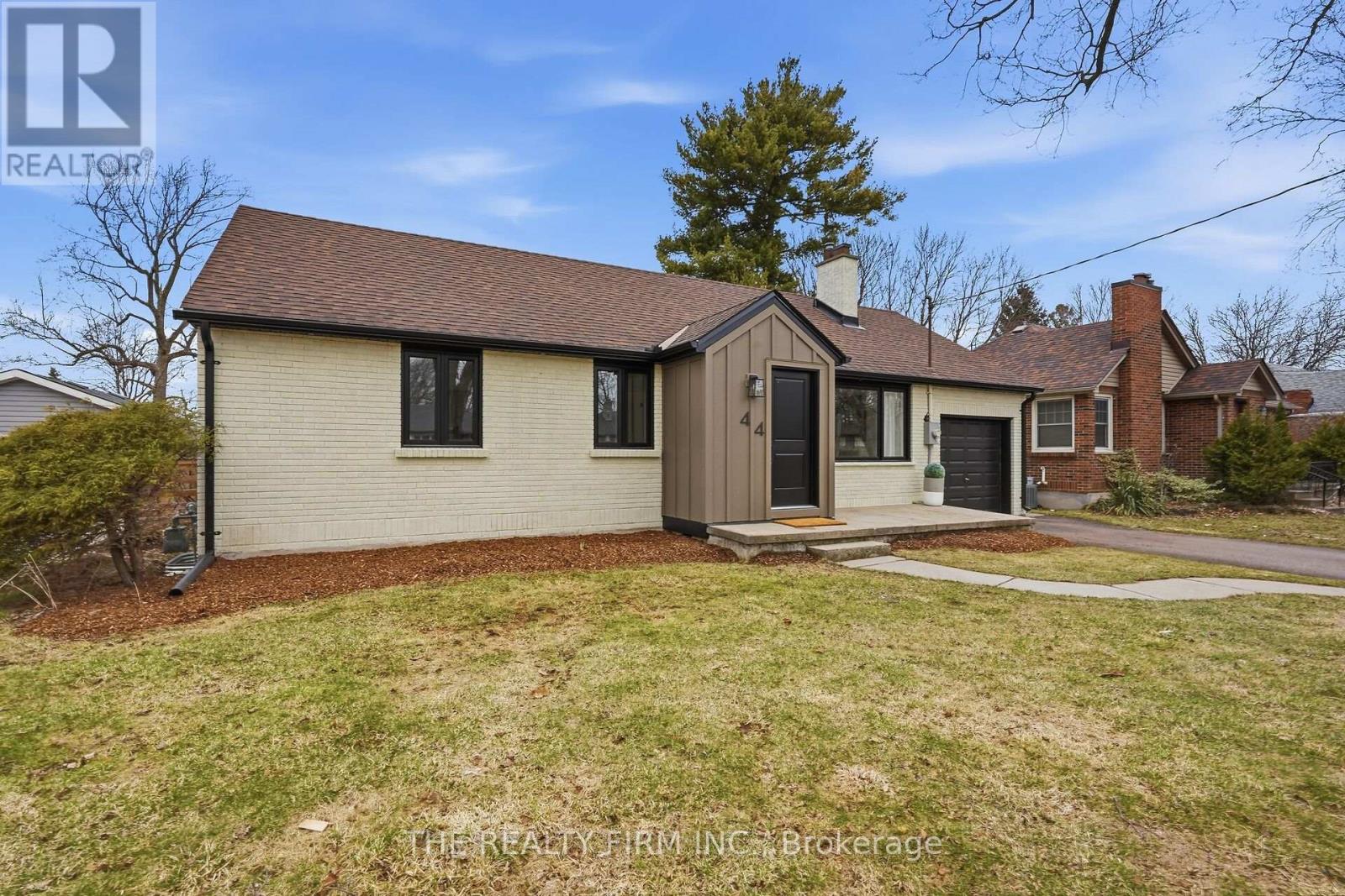 44 David Street, London South, Ontario  N6P 1B3 - Photo 2 - X12929466