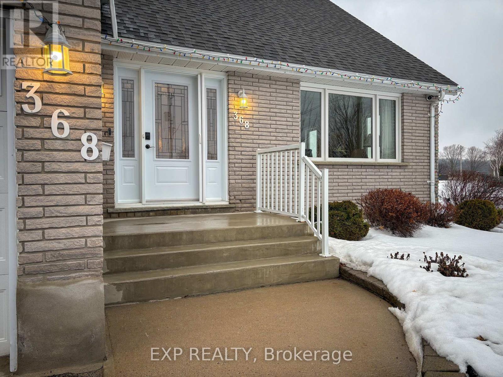 368 Mcandrew Avenue, Renfrew, Ontario  K7V 3X5 - Photo 2 - X12929316