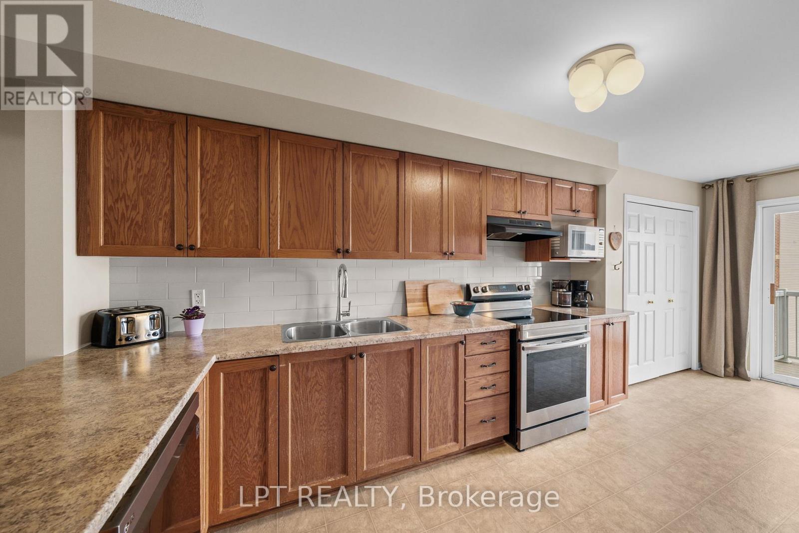 . - 902 Longfields Drive, Ottawa, Ontario  K2J 5K6 - Photo 7 - X12929356