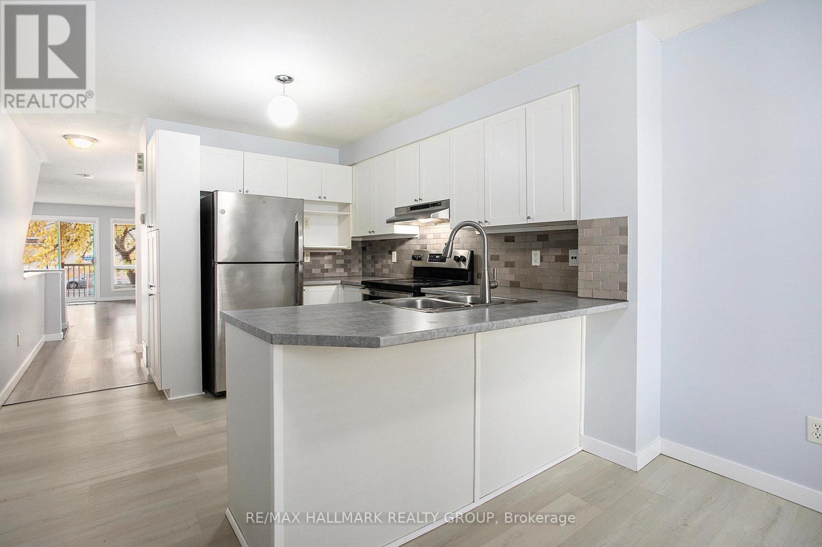 281 Aquaview Drive, Ottawa, Ontario  K4A 0B6 - Photo 2 - X12929380