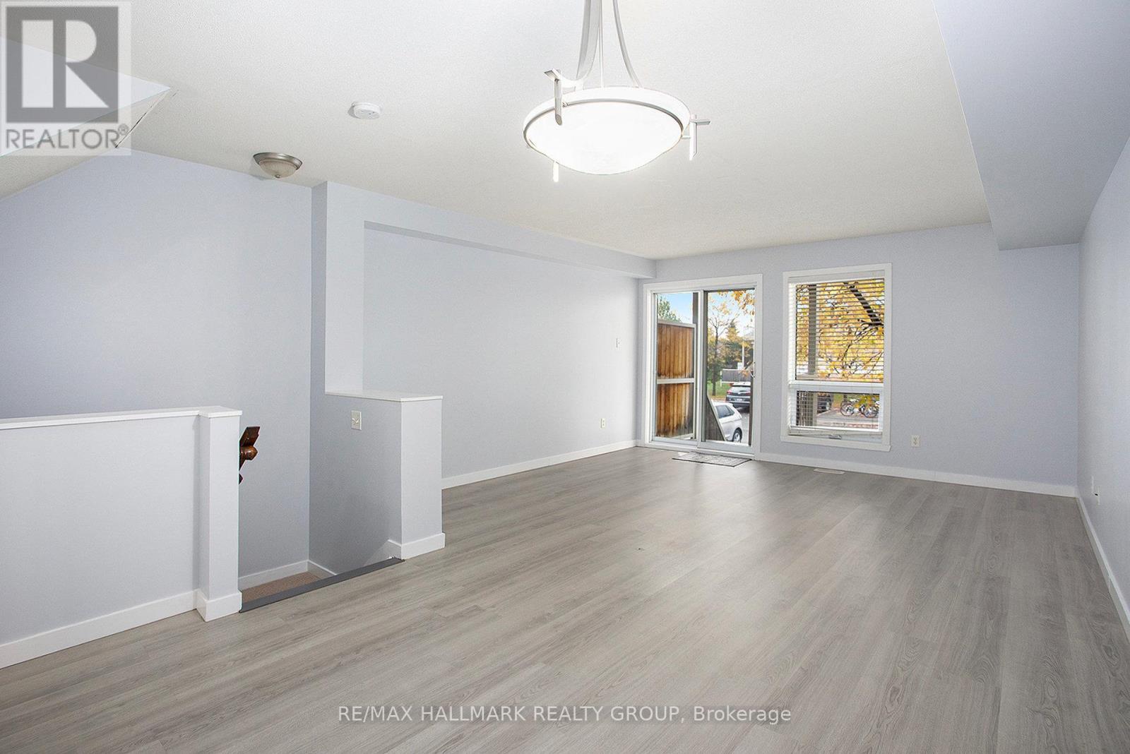 281 Aquaview Drive, Ottawa, Ontario  K4A 0B6 - Photo 5 - X12929380