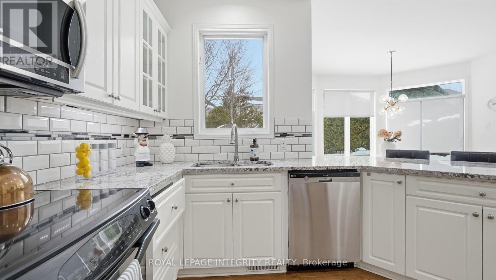 20 Farmfield Crescent, Ottawa, Ontario  K2M 2S9 - Photo 16 - X12929416