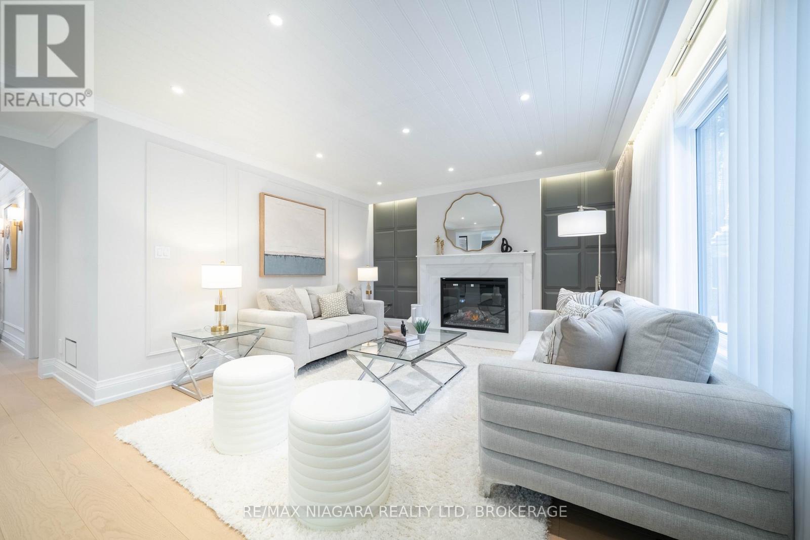 18 Mountbatten Road, Toronto, Ontario  M9P 1Z2 - Photo 19 - W12929252