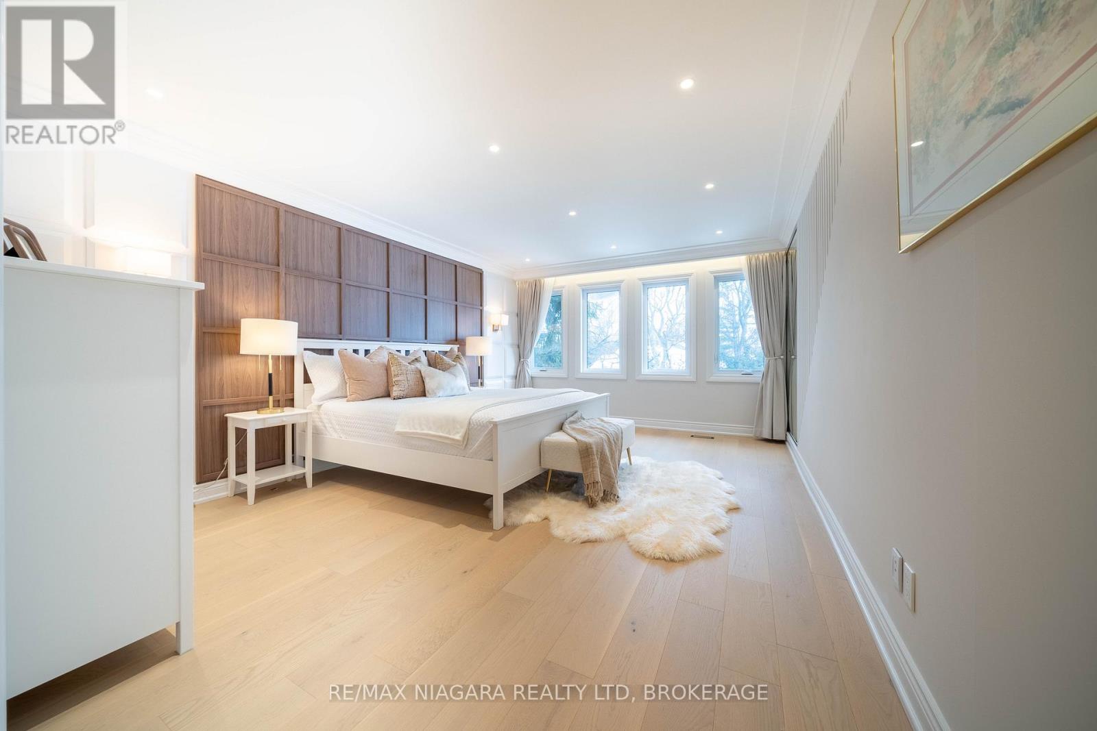 18 Mountbatten Road, Toronto, Ontario  M9P 1Z2 - Photo 33 - W12929252