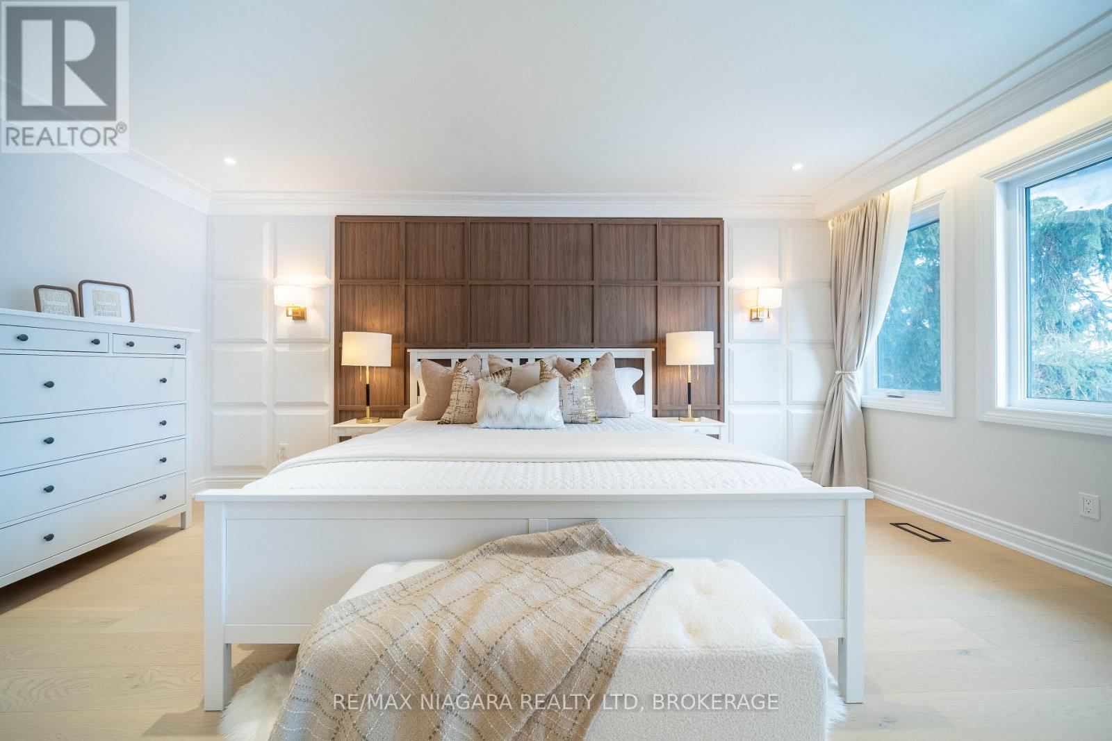 18 Mountbatten Road, Toronto, Ontario  M9P 1Z2 - Photo 34 - W12929252