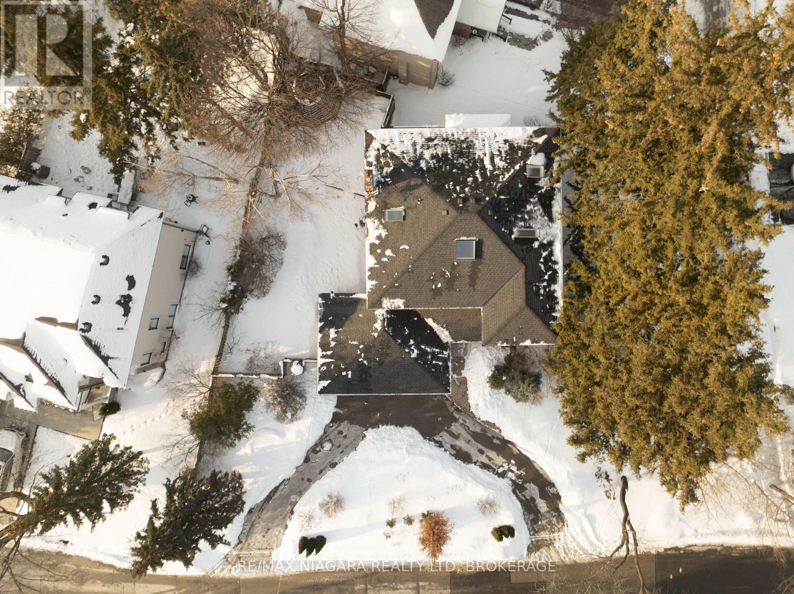 18 Mountbatten Road, Toronto, Ontario  M9P 1Z2 - Photo 48 - W12929252