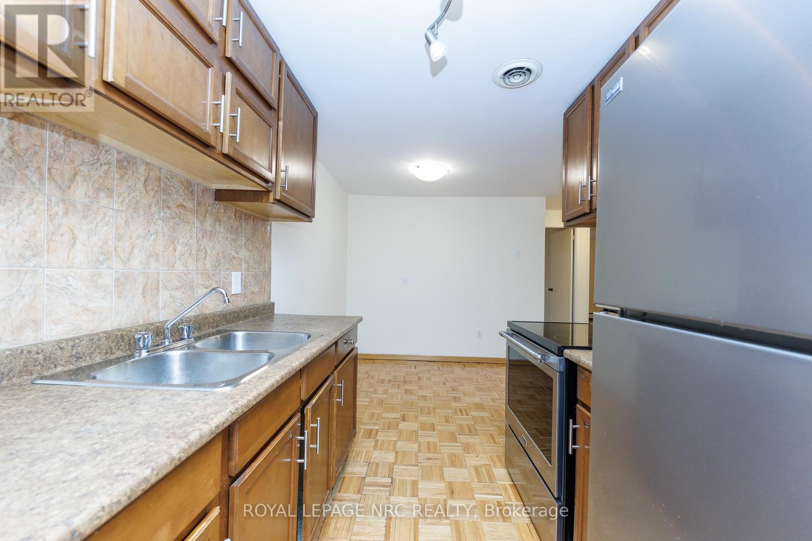 209 - 264 Grantham Avenue, St. Catharines, Ontario  L2M 5B5 - Photo 11 - X12929234