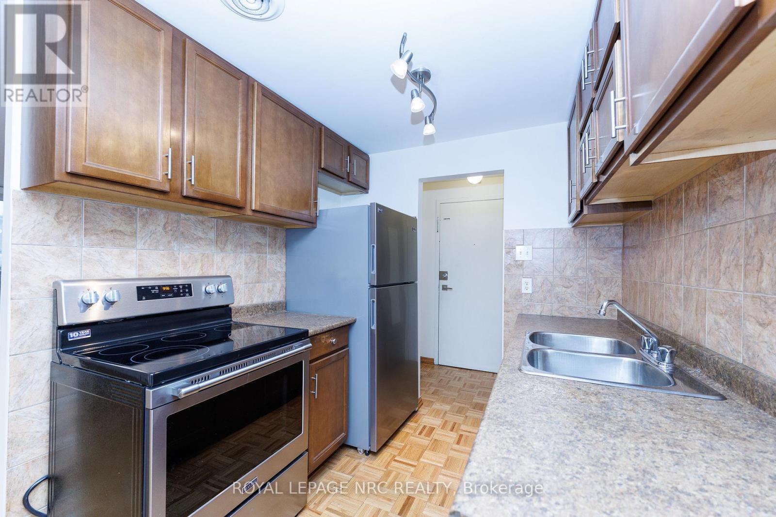 209 - 264 Grantham Avenue, St. Catharines, Ontario  L2M 5B5 - Photo 20 - X12929234