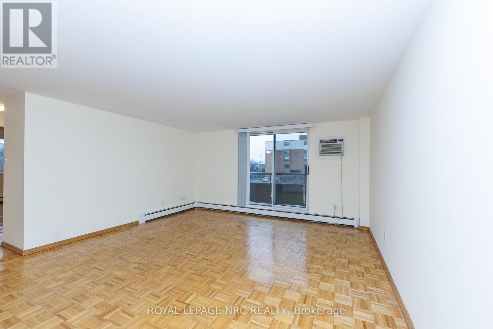 209 - 264 Grantham Avenue, St. Catharines, Ontario  L2M 5B5 - Photo 3 - X12929234