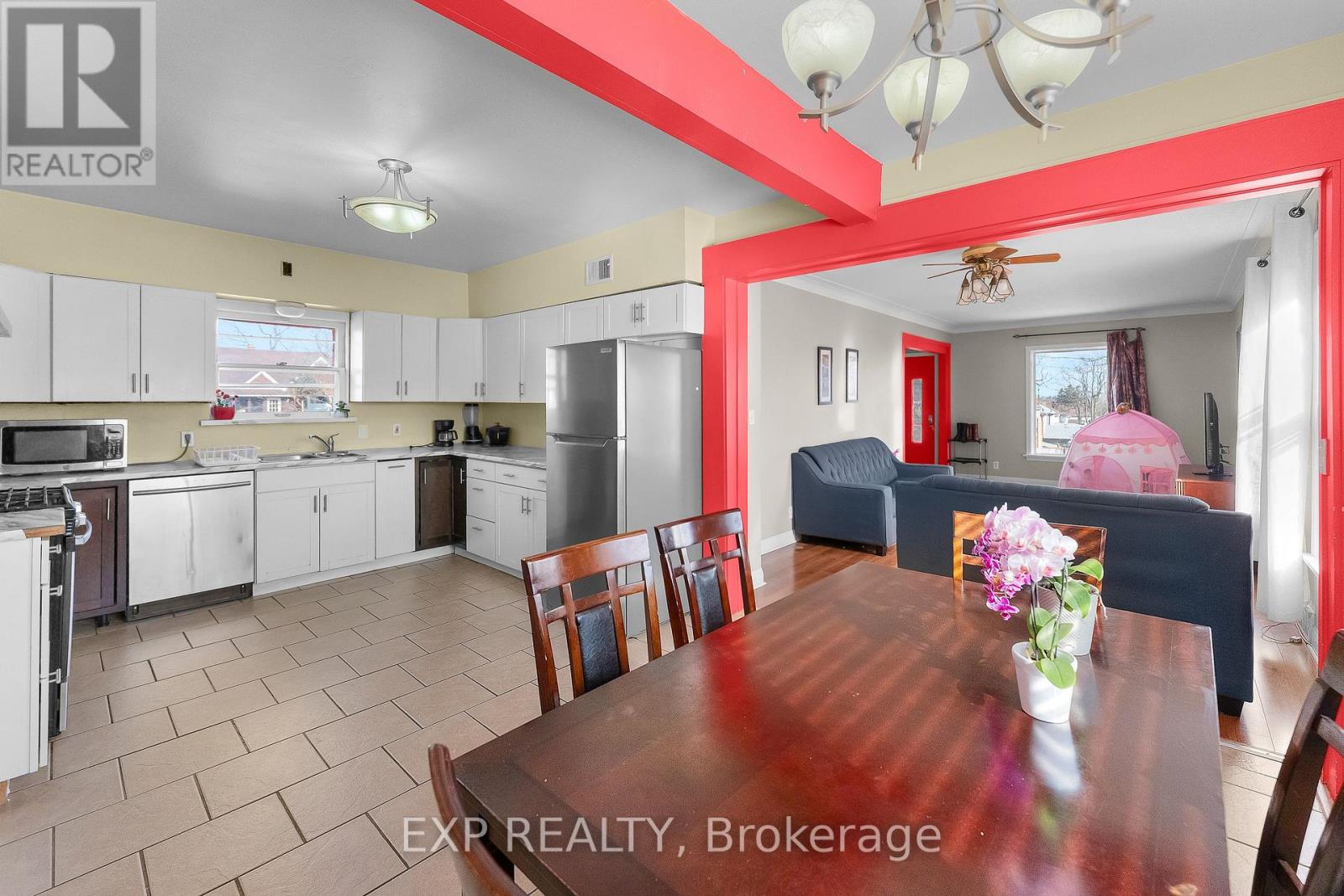 5958 Summer Street, Niagara Falls, Ontario  L2G 1M3 - Photo 11 - X12929338