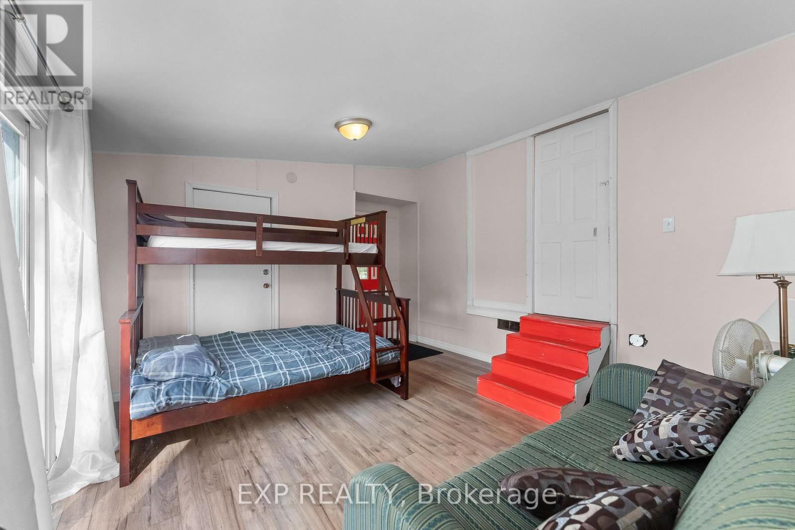 5958 Summer Street, Niagara Falls, Ontario  L2G 1M3 - Photo 17 - X12929338