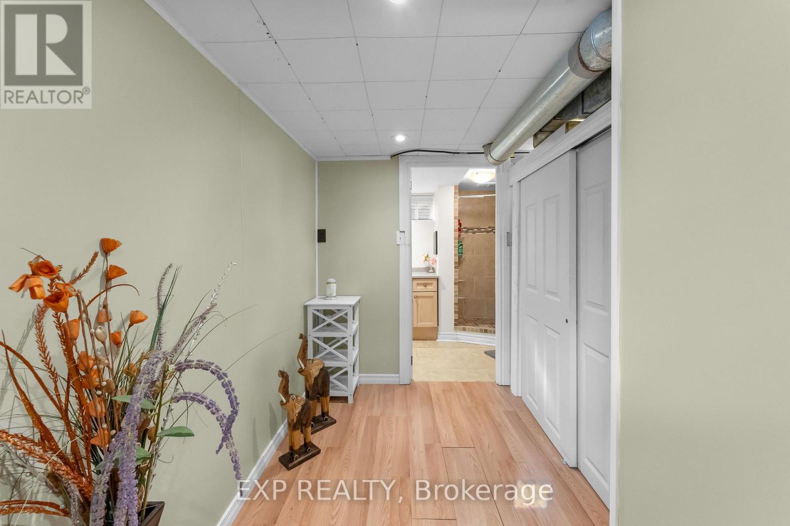 5958 Summer Street, Niagara Falls, Ontario  L2G 1M3 - Photo 24 - X12929338