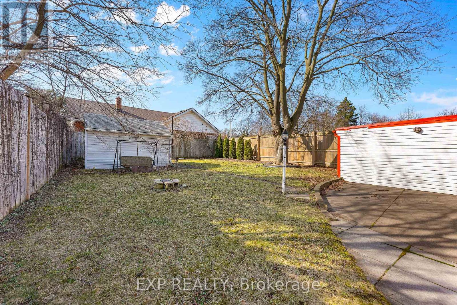 5958 Summer Street, Niagara Falls, Ontario  L2G 1M3 - Photo 31 - X12929338