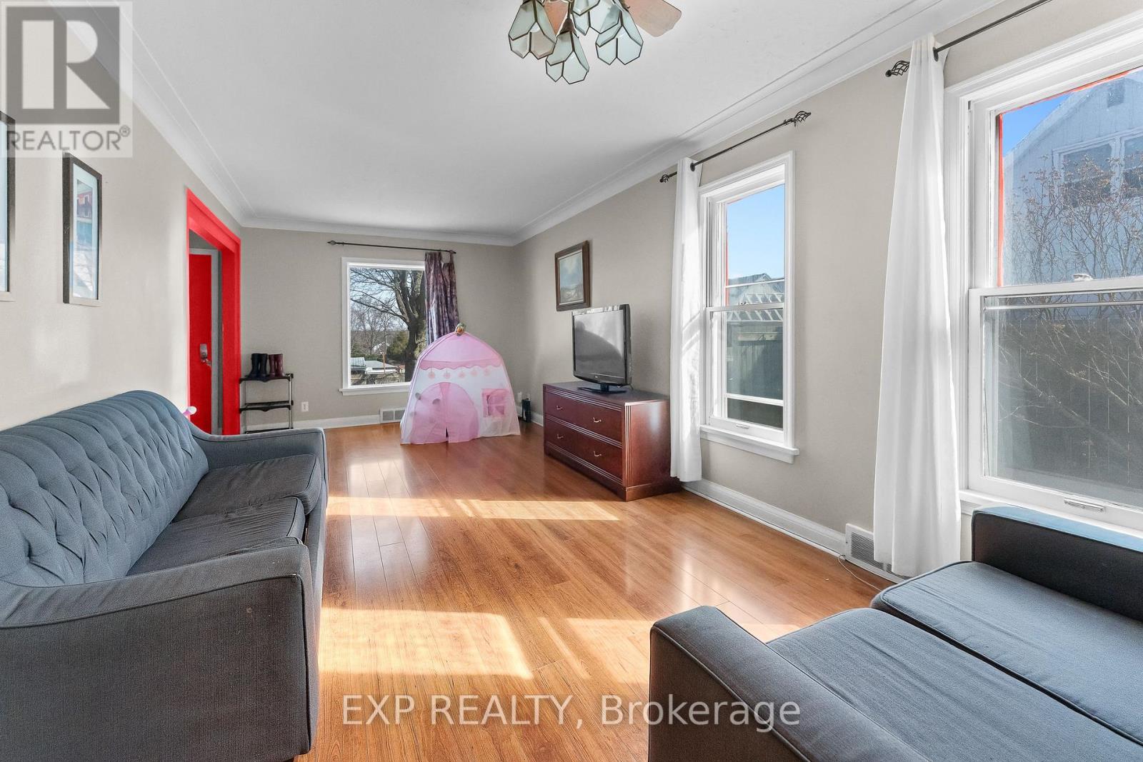 5958 Summer Street, Niagara Falls, Ontario  L2G 1M3 - Photo 8 - X12929338