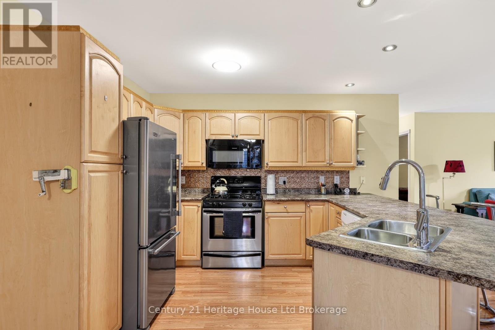 50 Wellington Avenue, Ingersoll, Ontario  N5C 1C3 - Photo 8 - X12929390