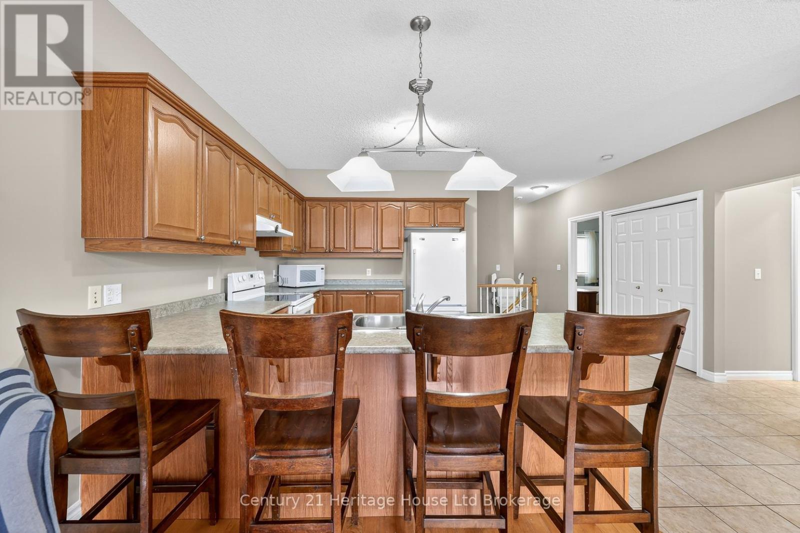 643 Southwood Way, Woodstock, Ontario  N4S 9A6 - Photo 10 - X12929392