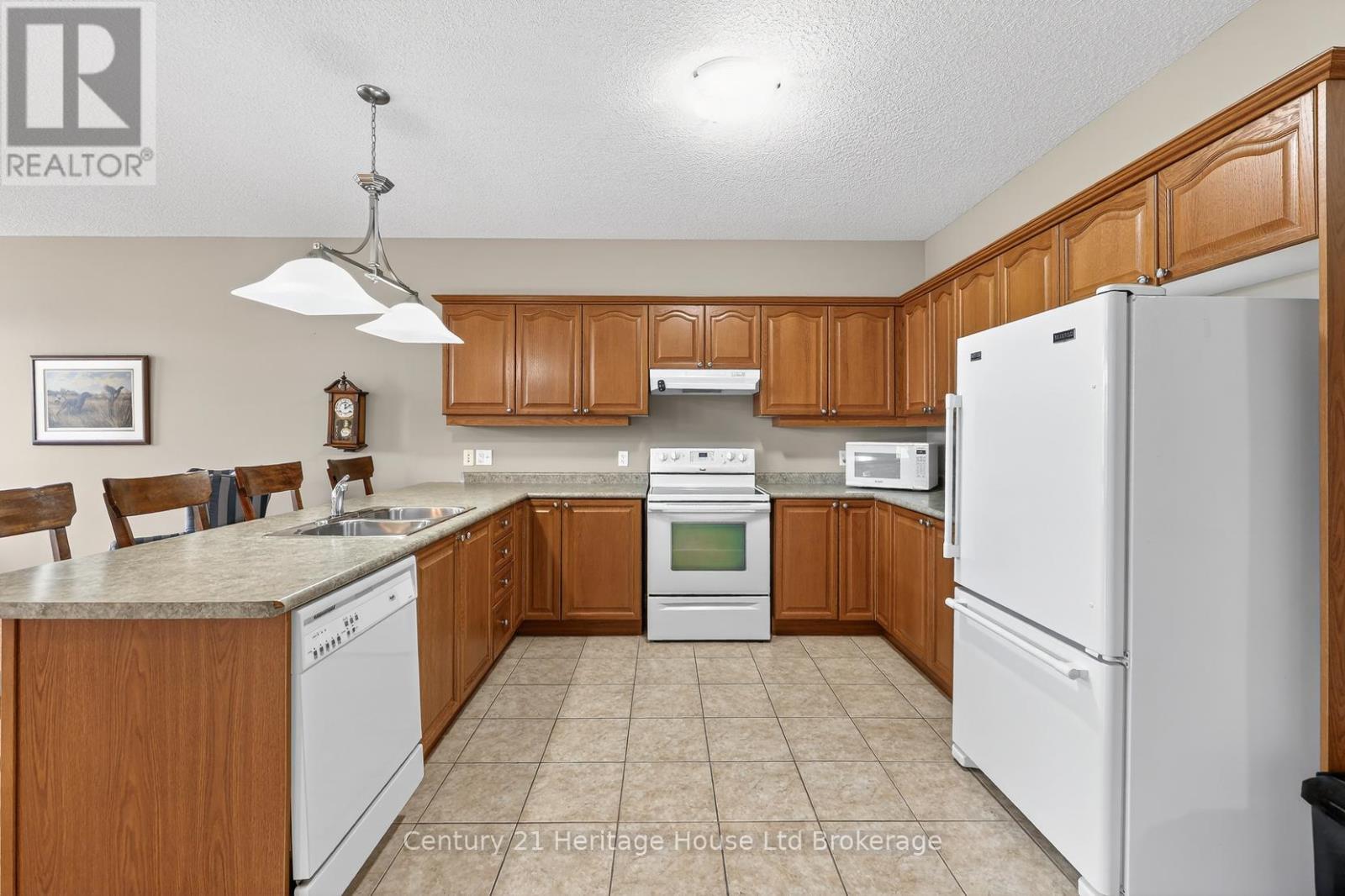 643 Southwood Way, Woodstock, Ontario  N4S 9A6 - Photo 12 - X12929392