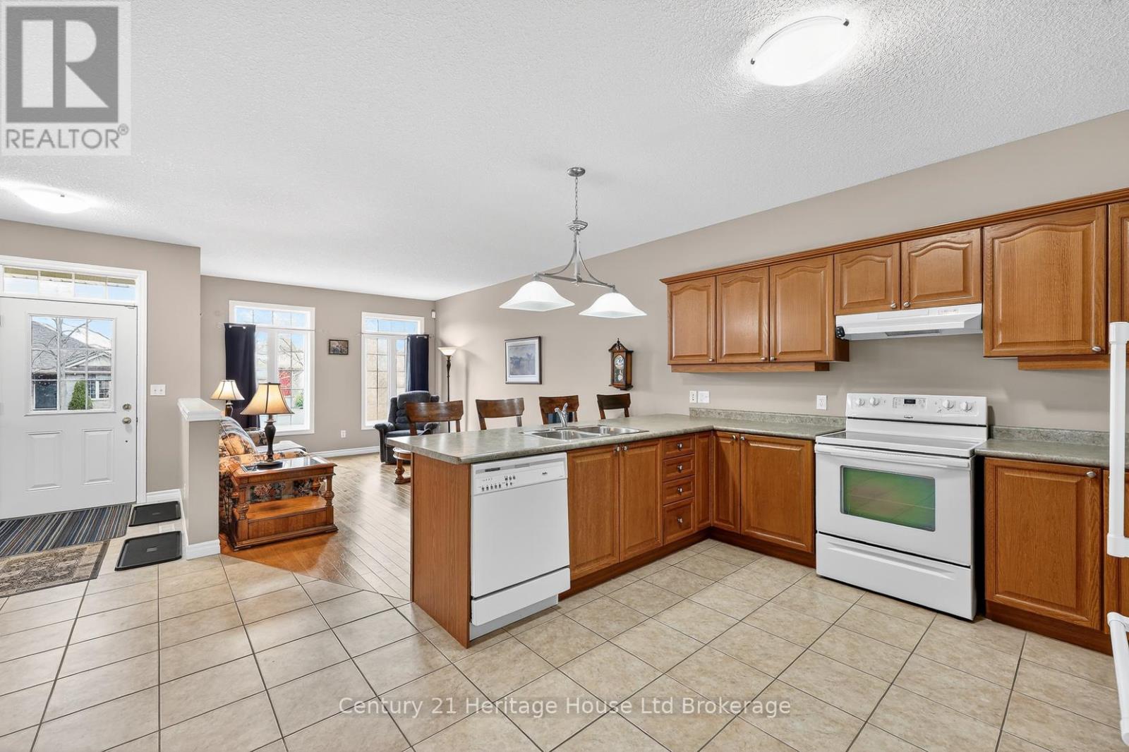 643 Southwood Way, Woodstock, Ontario  N4S 9A6 - Photo 13 - X12929392