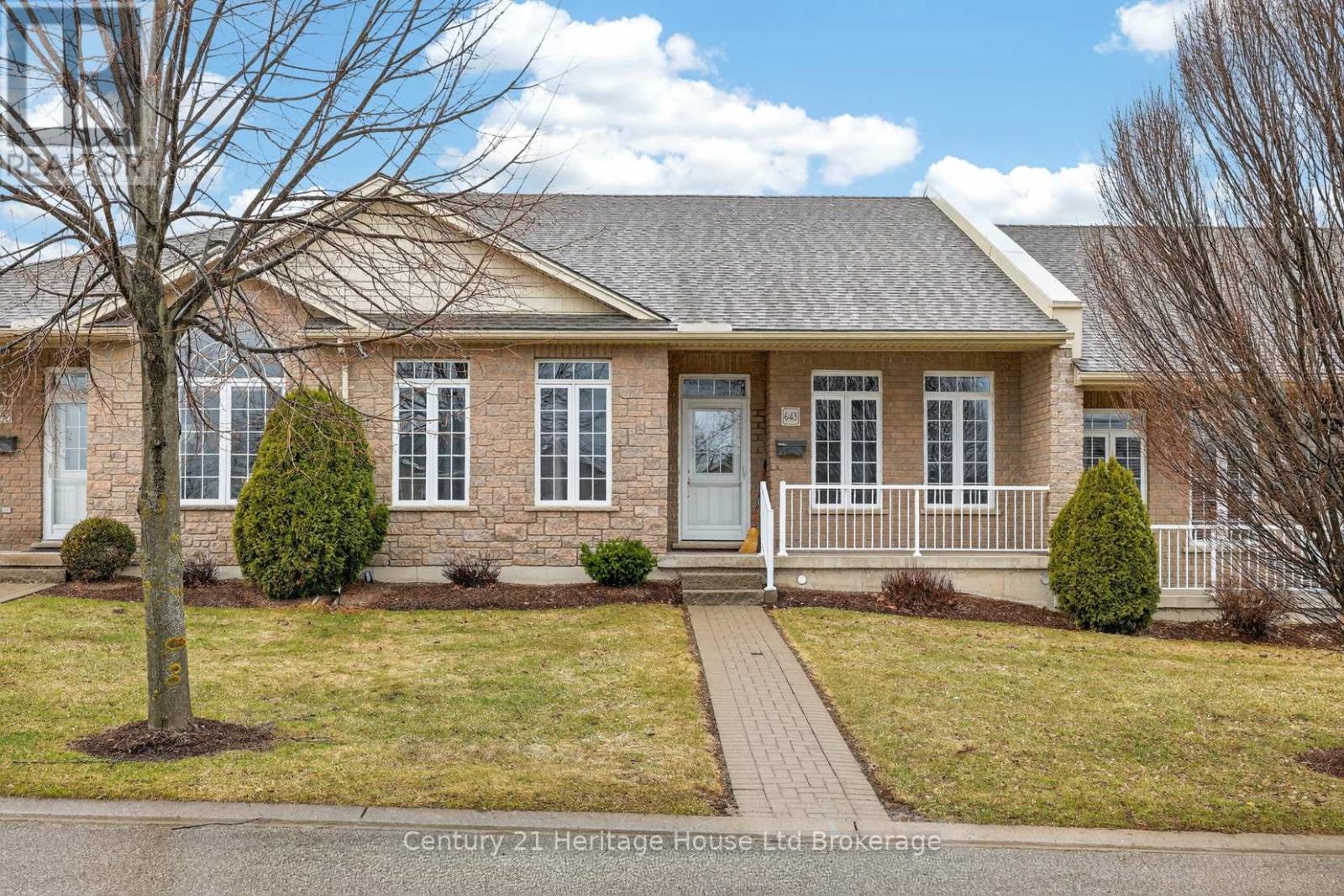 643 Southwood Way, Woodstock, Ontario  N4S 9A6 - Photo 4 - X12929392