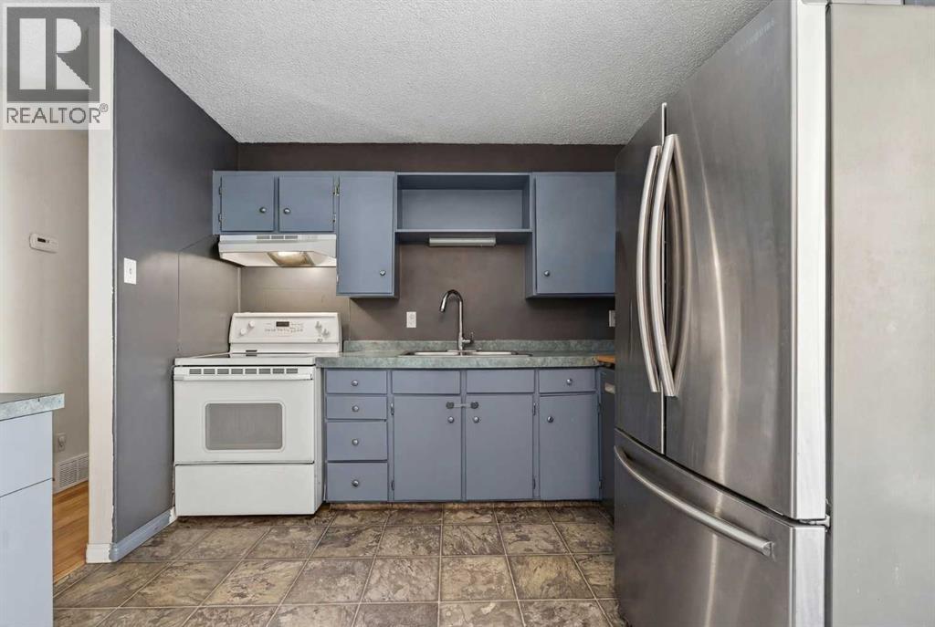 7705 24 Avenue, Coleman, Alberta  T0K 0M0 - Photo 5 - A2288535