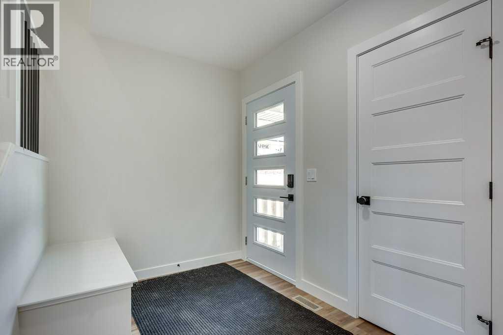 117 Crestview Boulevard, Sylvan Lake, Alberta  T4S 0V8 - Photo 2 - A2273680