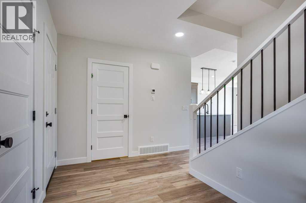 117 Crestview Boulevard, Sylvan Lake, Alberta  T4S 0V8 - Photo 3 - A2273680