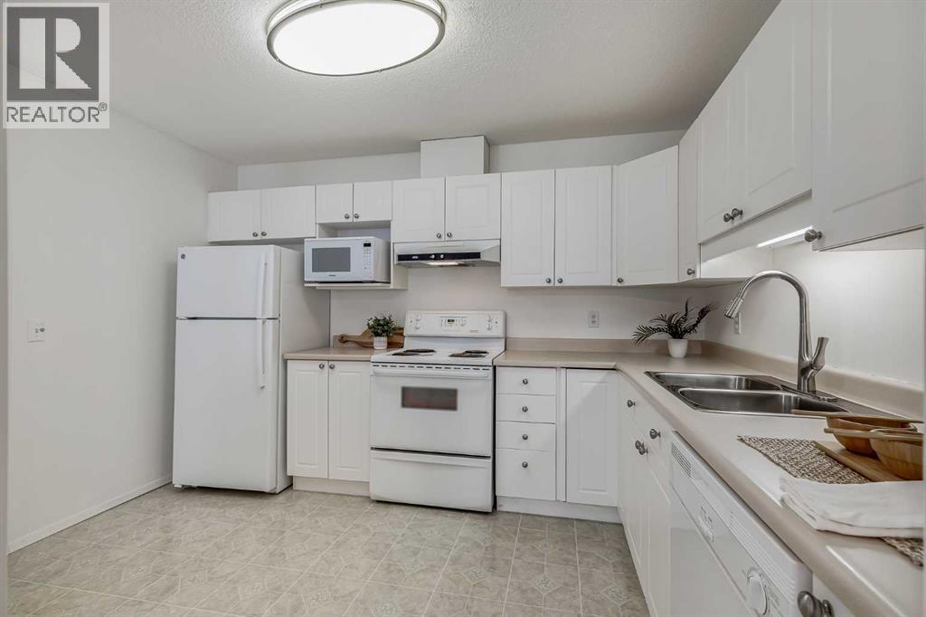 3205, 3000 Sienna Park Green Sw, Calgary, Alberta  T3H 3N7 - Photo 4 - A2282468