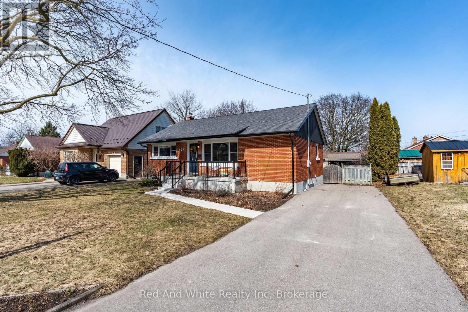 178 Bristol Street, Waterloo, Ontario  N2J 1H1 - Photo 4 - X12929450