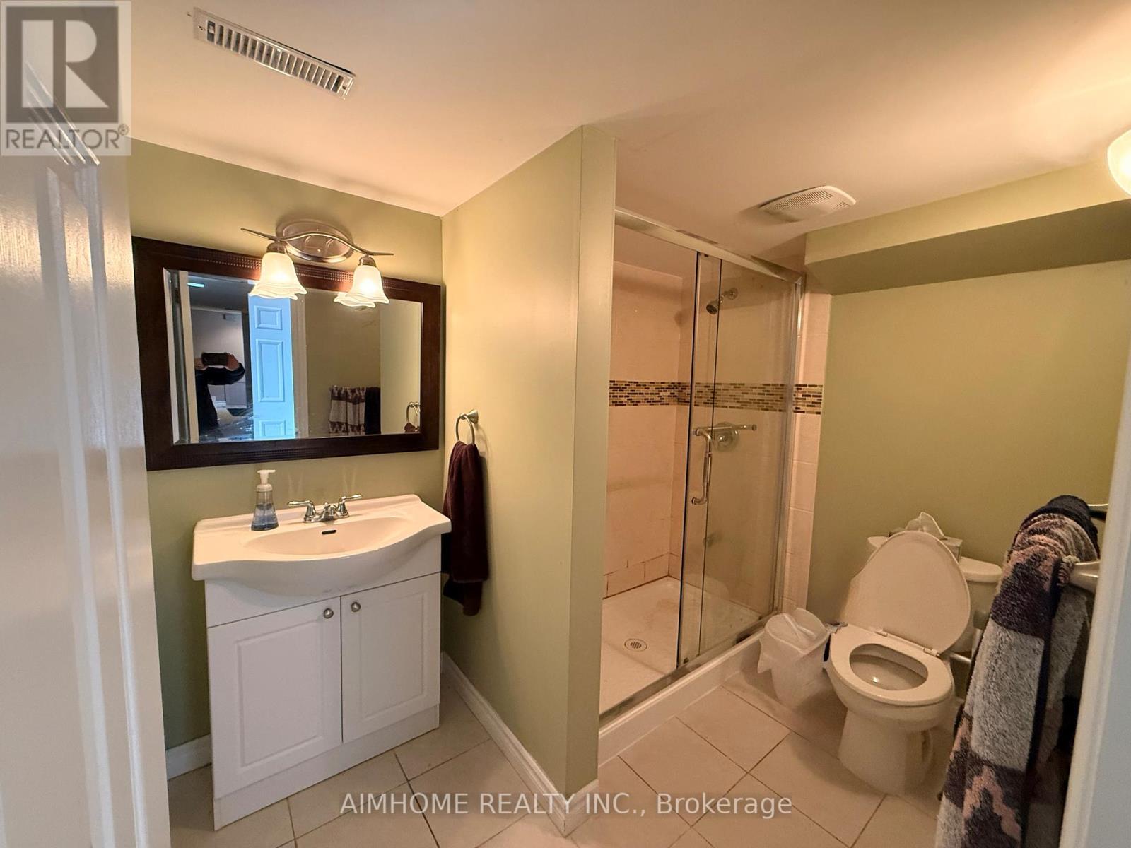 271 Rouge Hills Drive, Toronto, Ontario  M1C 2Z2 - Photo 4 - E12915578